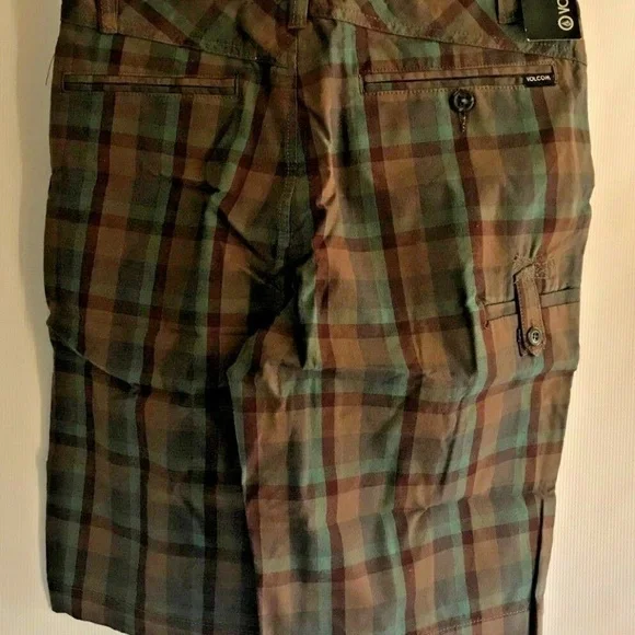Vintage NWT Volcom Cargo Plaid shorts Youth - Picture 2 of 8
